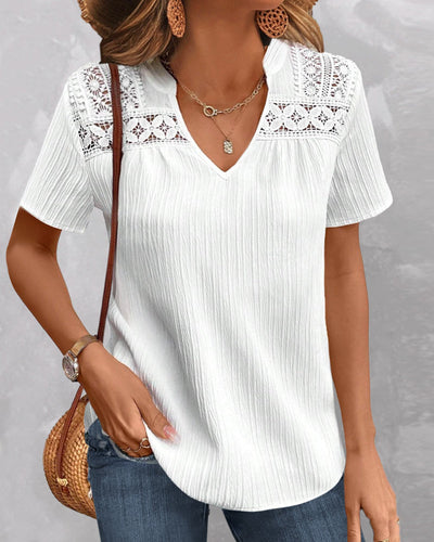 Bobbie - Schickes T-Shirt mit V-Ausschnitt und Spitzendetail: Alltägliche Eleganz für Frühling und Herbst