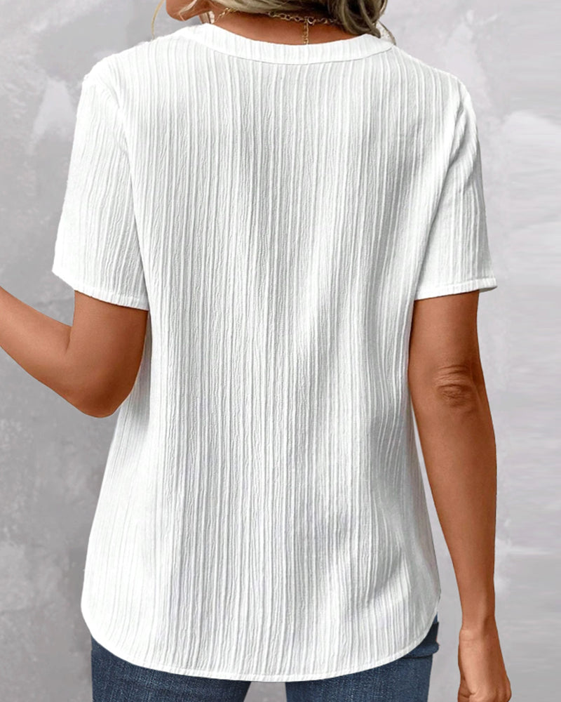Bobbie - Schickes T-Shirt mit V-Ausschnitt und Spitzendetail: Alltägliche Eleganz für Frühling und Herbst
