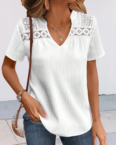 Bobbie - Schickes T-Shirt mit V-Ausschnitt und Spitzendetail: Alltägliche Eleganz für Frühling und Herbst