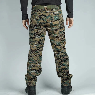 Dwayne - Multi-Pocket Outdoor-Hose