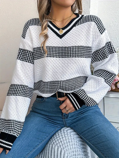ELEGANTER GESTREIFTER V-AUSSCHNITT-PULLOVER | MODERNER STIL, HOHER KOMFORT