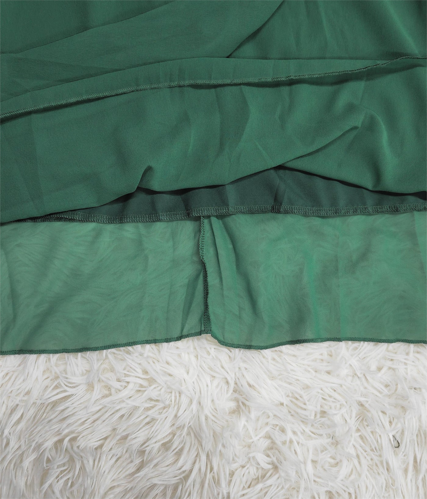 Naturlux® - Grünes Midikleid mit plissiertem Frontschlitz und Juwelen