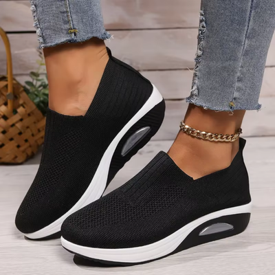 LIVIA | Beigefarbene Keilsneaker – Femininer Komfort trifft Eleganz