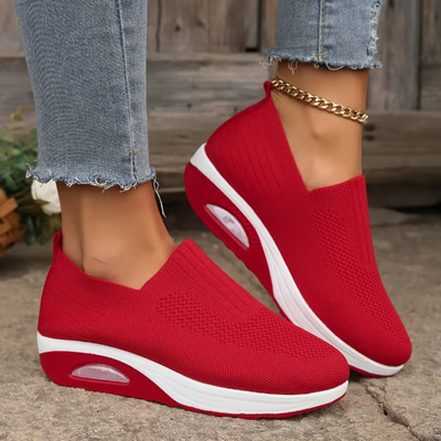 LIVIA | Beigefarbene Keilsneaker – Femininer Komfort trifft Eleganz