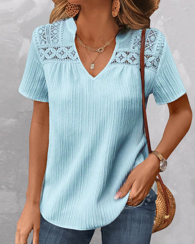 Bobbie - Schickes T-Shirt mit V-Ausschnitt und Spitzendetail: Alltägliche Eleganz für Frühling und Herbst