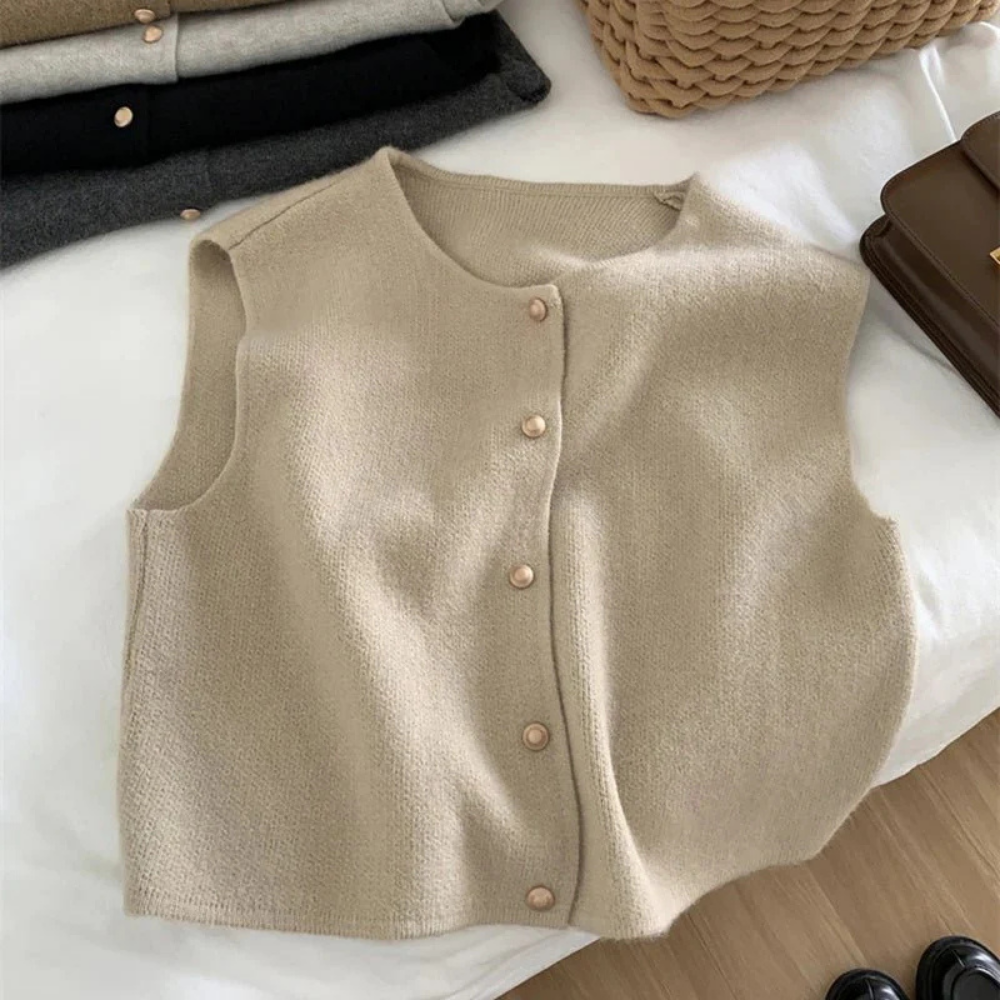 EMA - Knopfweste in Naturbeige – Dein eleganter Layering-Liebling