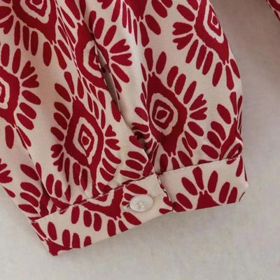 Loretta - Langärmeliges Kleid mit geometrischem Muster