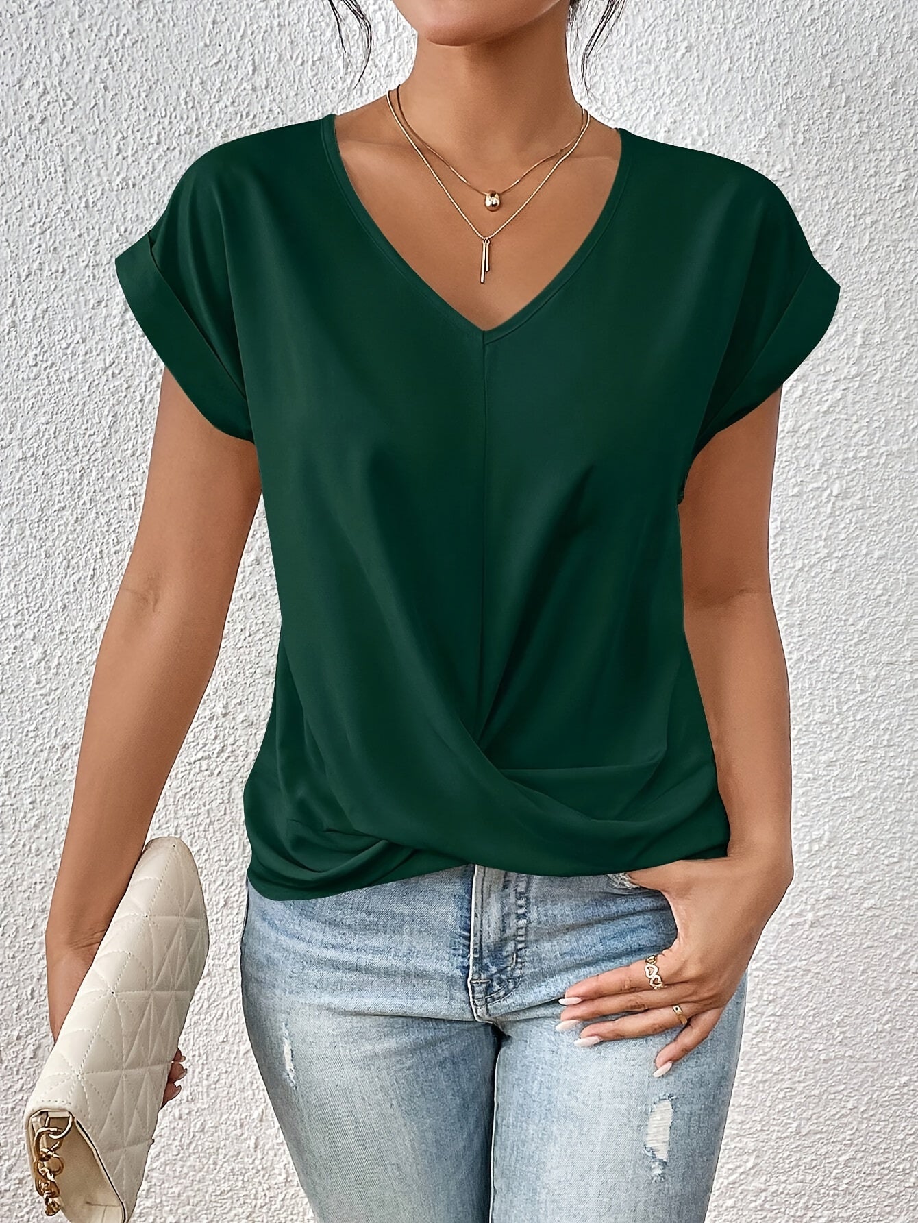 Liora Tee
