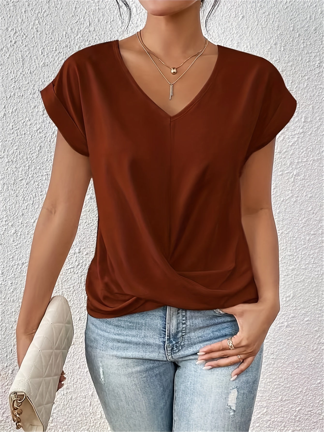 Liora Tee