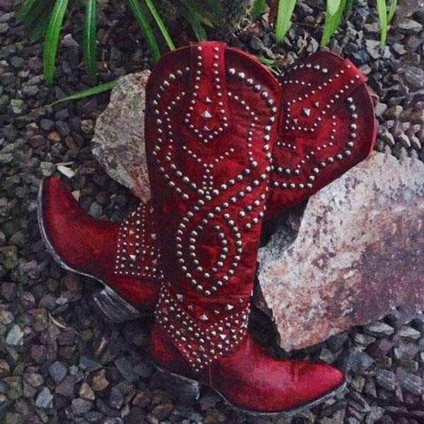 Nikki - Hohe Stiefel Mit Metallnieten Und Kobigem Absatz