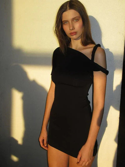 Mocarra | Asymmetrisches Twist-One-Shoulder-Minikleid