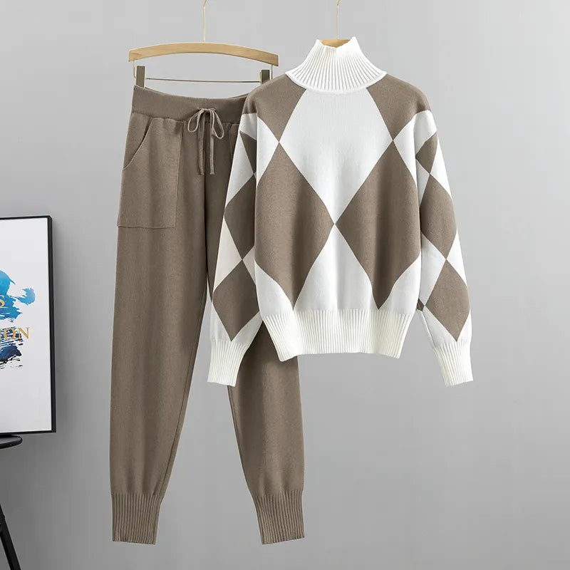 Mocarra | 2-teiliges Set aus kariertem Pullover und einfarbiger Hose