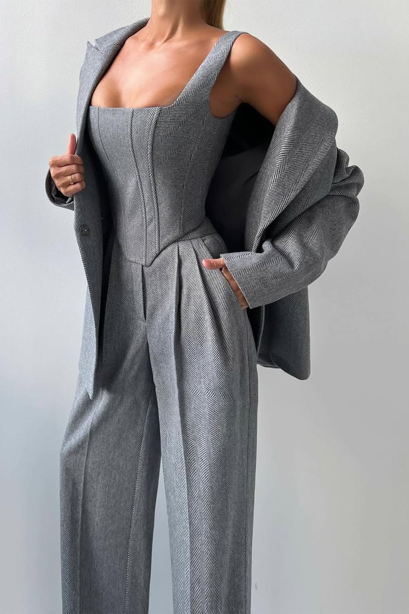 Margaret - Elegantes dreiteiliges zeremonielles Kostüm für Frauen Ensemble