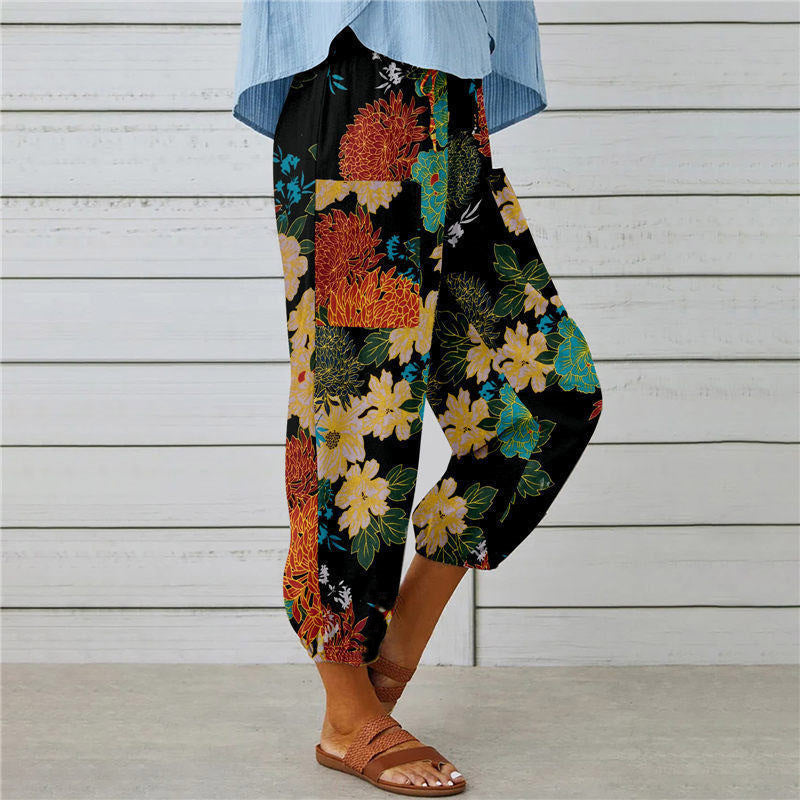 ALMIRA - Hose mit lockerem Schnitt und Blumenmuster