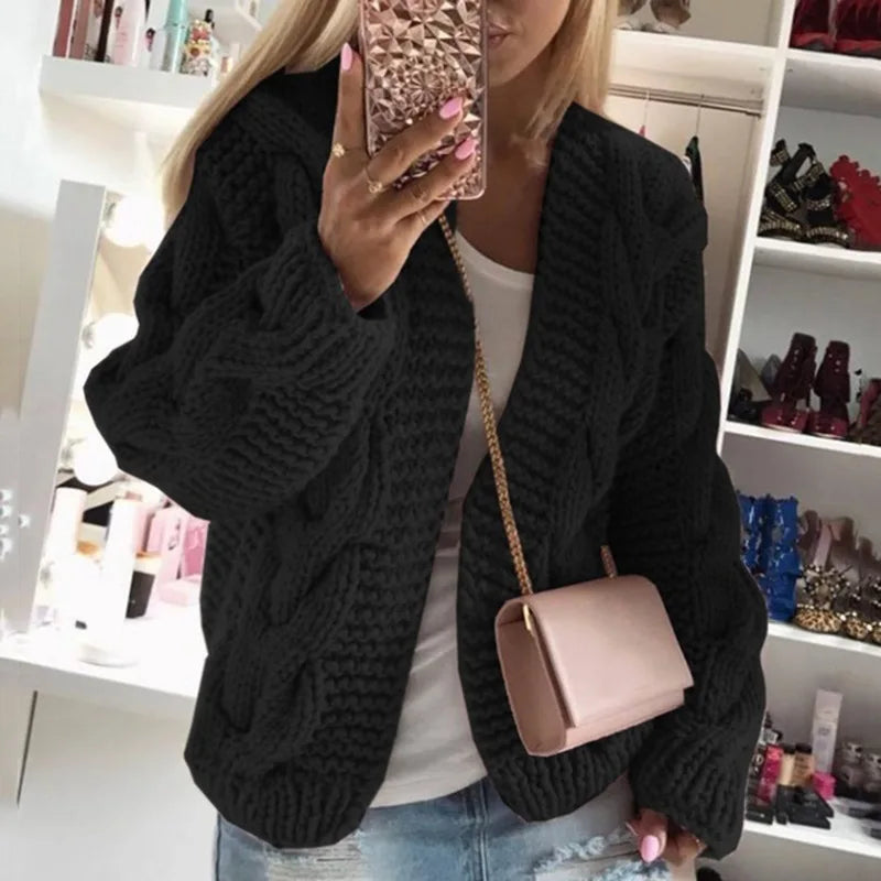 Paola | Damen strickjacke herbst/winter mit kräftigem linienmuster und langen Ärmeln