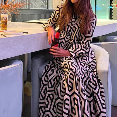 Loretta - Langärmeliges Kleid mit geometrischem Muster