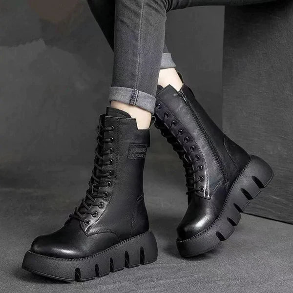 Mocarra | Mittelhoher Lederstiefel mit klobiger Sohle